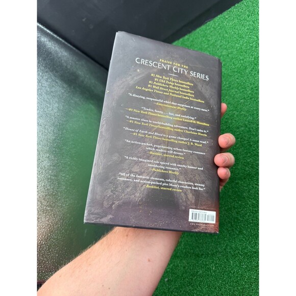 HOUSE OF FLAME AND SHADOW Sarah J. Maas EXCLUSIVE WALMART BOOKCLUB EDITION - Picture 4 of 5